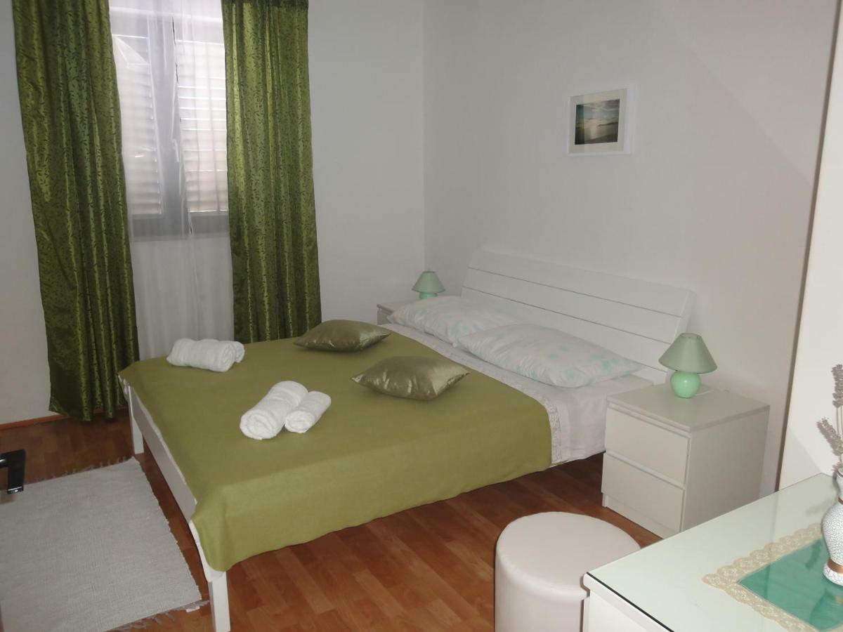 Apartments Villa Ana Mali Drvenik Esterno foto